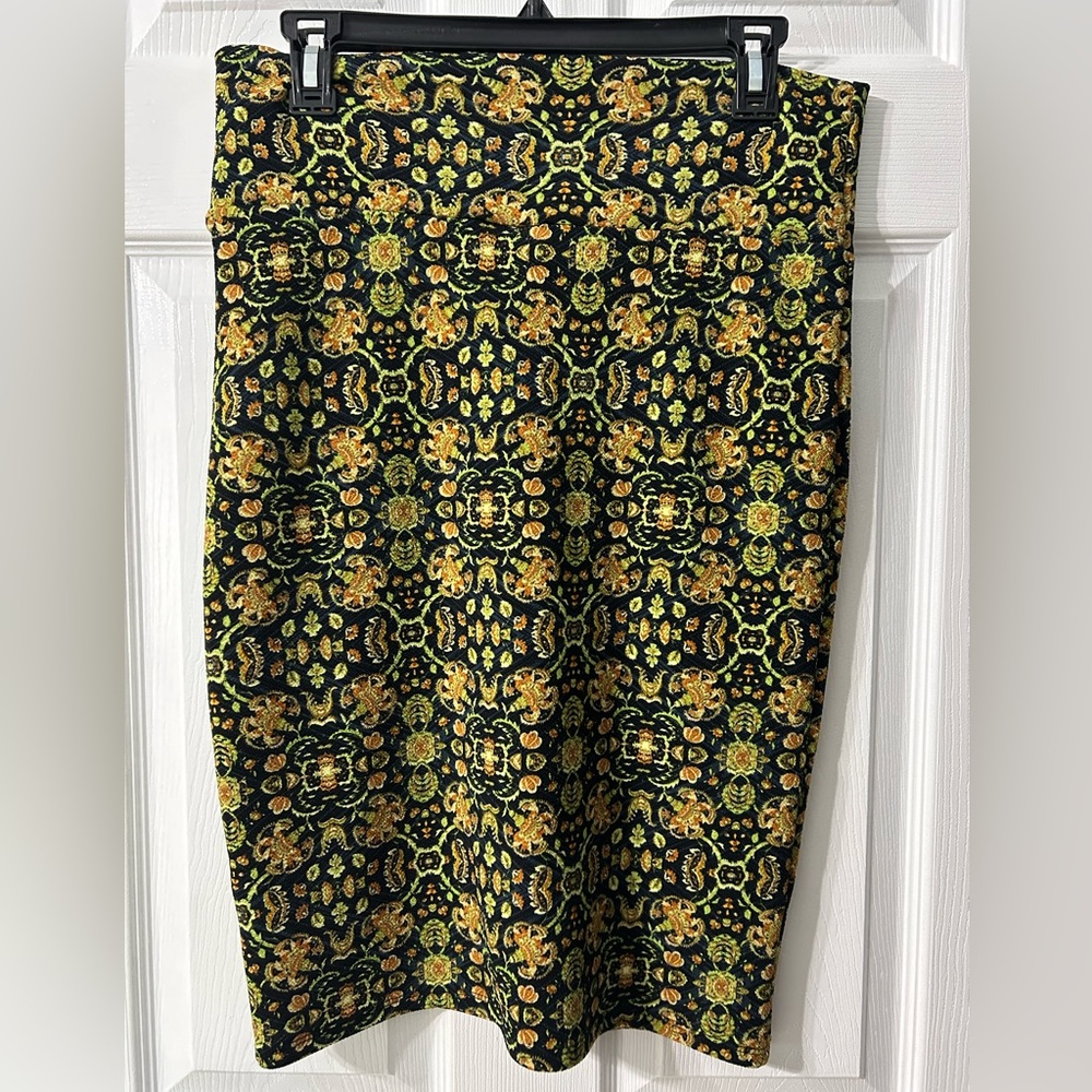 LuLaRoe Patterned Floral Skirt 2x HOST PICK